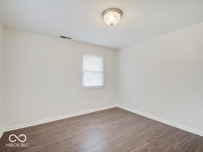 Building Photo - 1035 Helen Dr