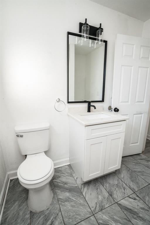 Building Photo - 1007 E 32nd Ave