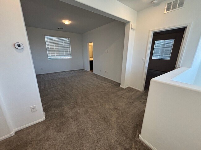 Building Photo - Charming 3-Bedroom Home with Spacious Back...