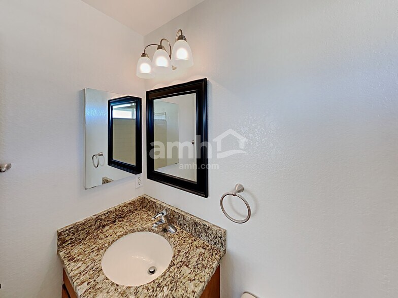 Building Photo - 1184 S Coolidge Cir