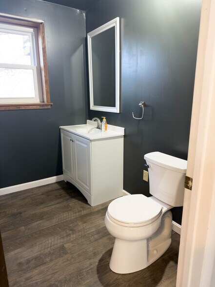 Building Photo - 2231 Donough Dr