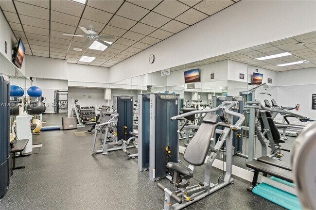 Building Photo - 4280 Galt Ocean Dr