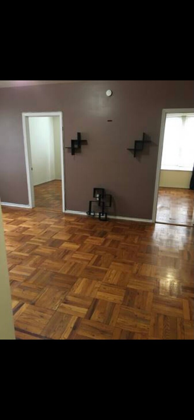 Building Photo - 1416 70th St