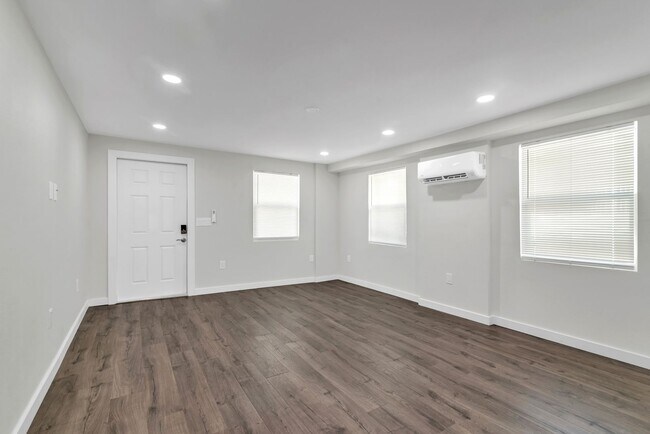 Building Photo - 1156 Angle Rd