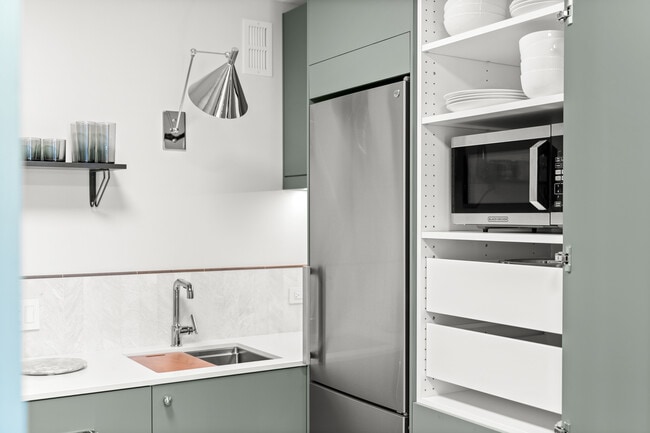 Building Photo - 340 W Diversey Pkwy