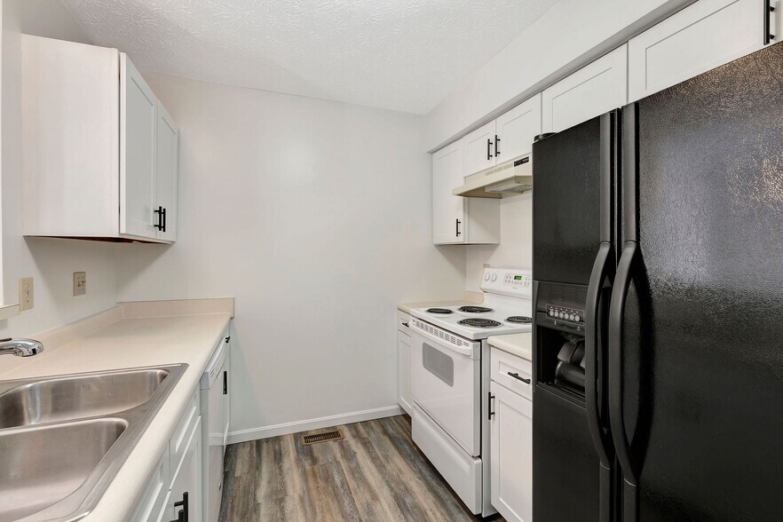 Building Photo - 206 Glenwood Ave