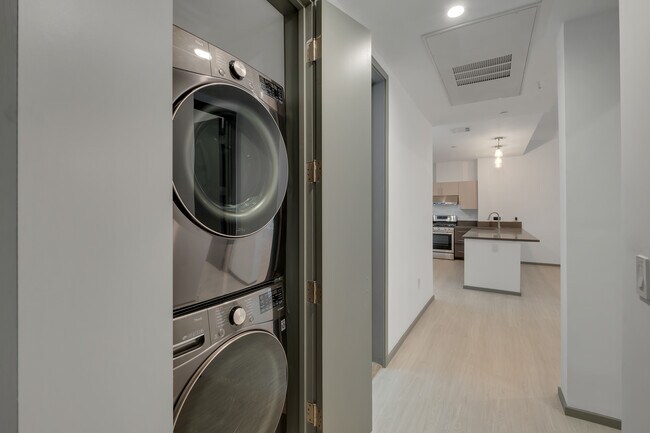 Building Photo - 1063 S Wooster St