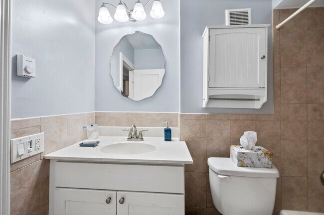 Building Photo - 47 Alvarado Ave