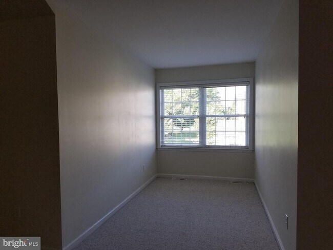 Building Photo - 2615 Farmstead Way