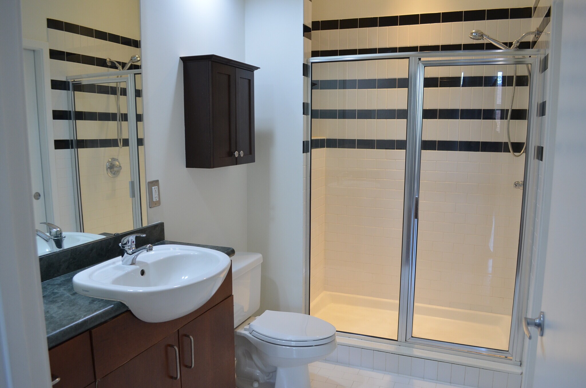 Building Photo - 2125 Southend Dr