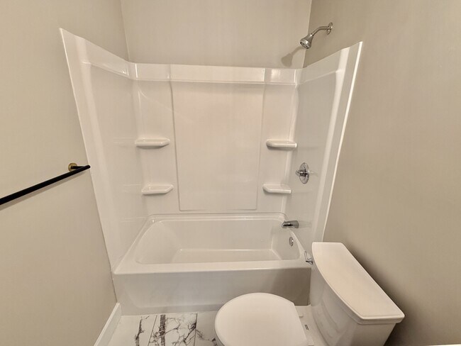 Building Photo - 5958 Scottsdale Dr