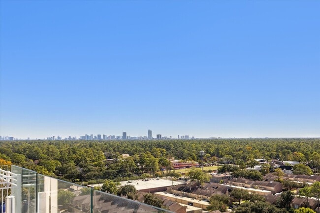 Building Photo - 9870 Gaylord Dr