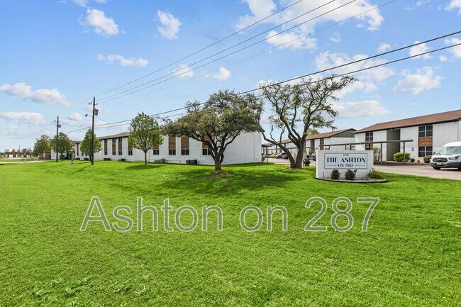 Building Photo - 1301 W Hwy 287 Byp