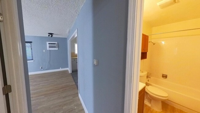 Building Photo - 3535 N San Joaquin St