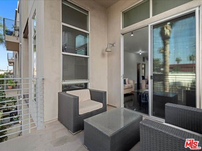 Building Photo - 13320 Beach Ave