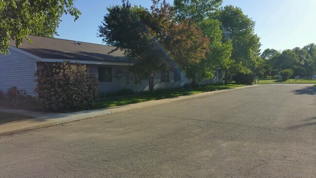 Building Photo - 106 Co Rd 5