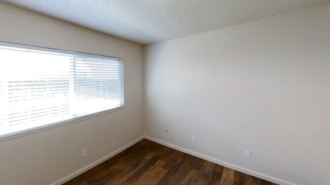 Building Photo - 1812 Sanchez Way