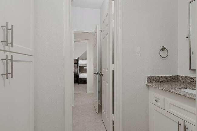 Building Photo - 12374 Lake Vista Dr