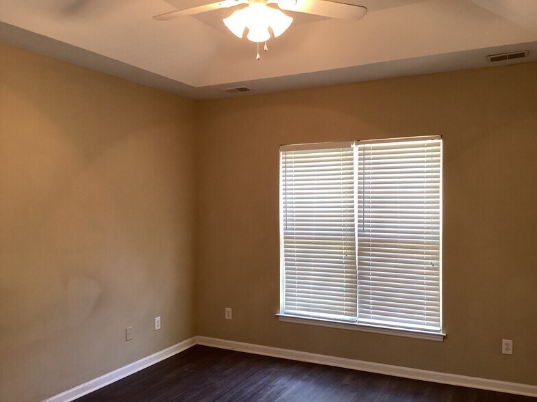 Building Photo - 15 Commissioners Ct