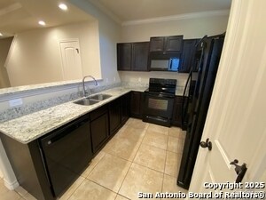 Building Photo - 6850 Lakeview Dr.
