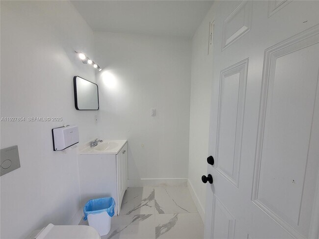 Building Photo - 29263 SW 142nd Ave