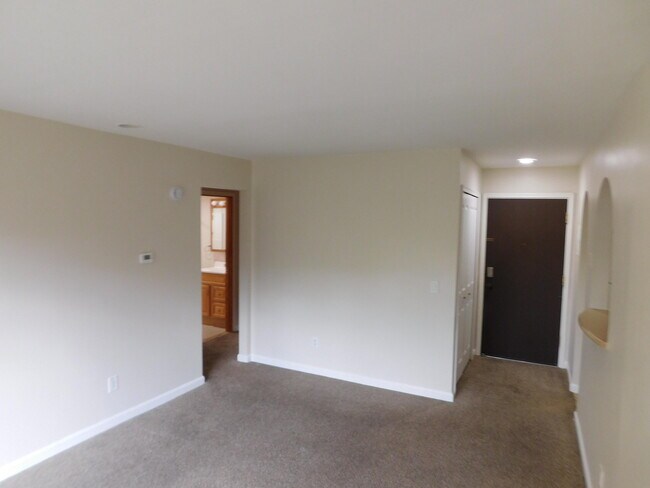 Building Photo - 32005 W 12 Mile Rd