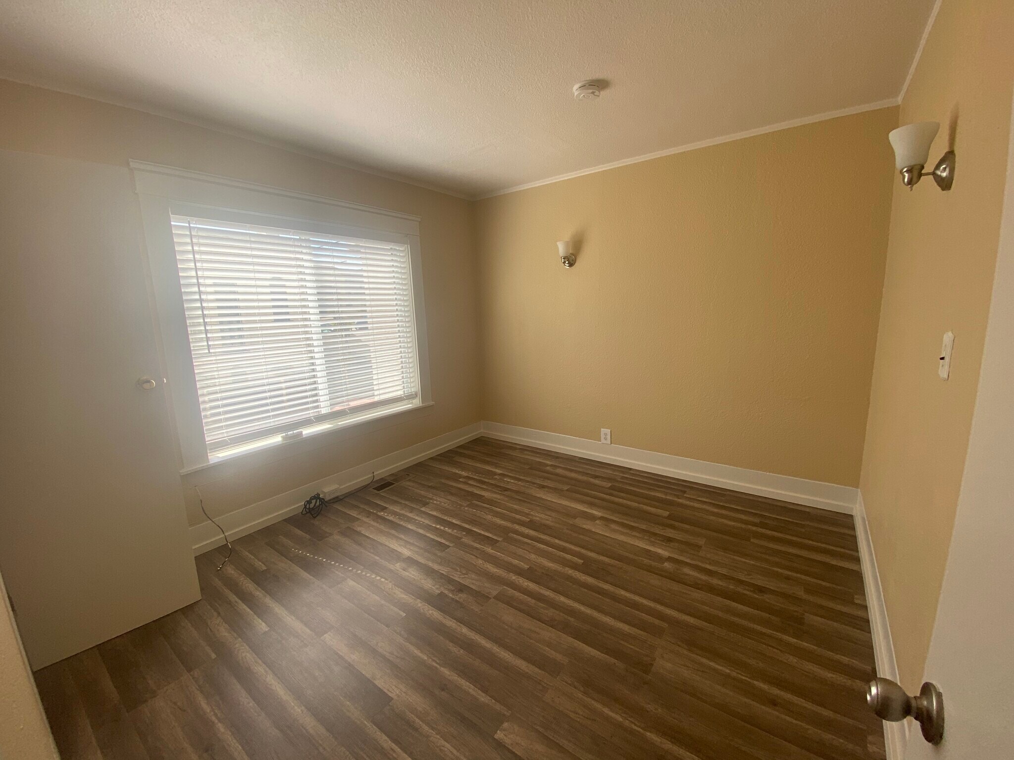 Building Photo - 315 Monroe St