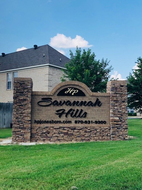 Primary Photo - 954 E Craighead Forest Rd