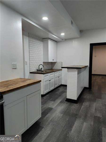 Building Photo - 997 Summer Forest Dr