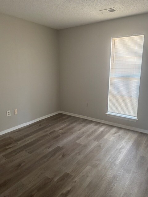 Building Photo - 4217 Brighton Dr