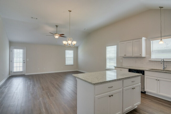 Building Photo - 491 Amesbury Dr