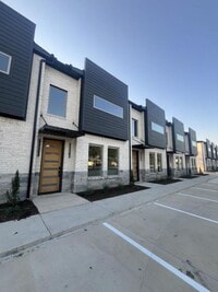 Building Photo - 121 Post Oak Rd