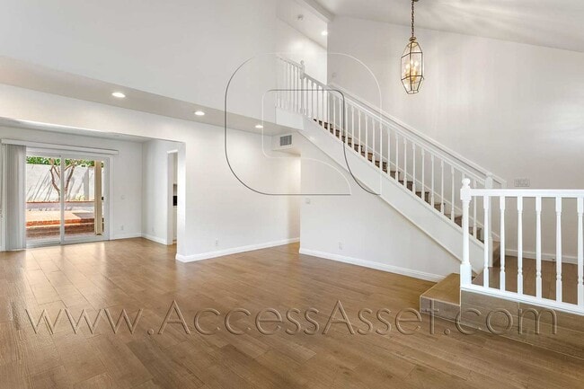 Building Photo - Spacious 4 Bedroom Home with Private Yard & Covered Patio in Anaheim Hills