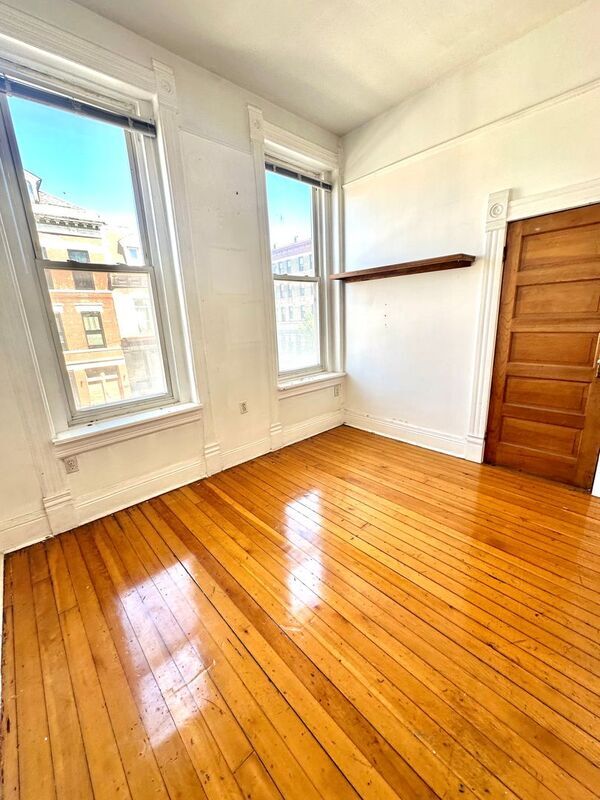 Building Photo - 1656 S Throop St