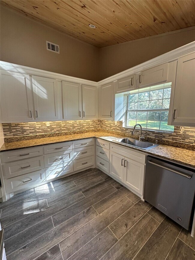 Building Photo - 680 Mockingbird Hills Dr