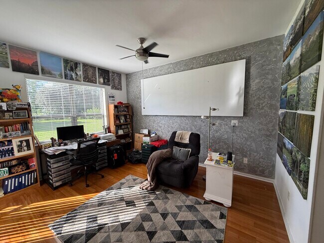 Building Photo - 7508 La Paz Blvd
