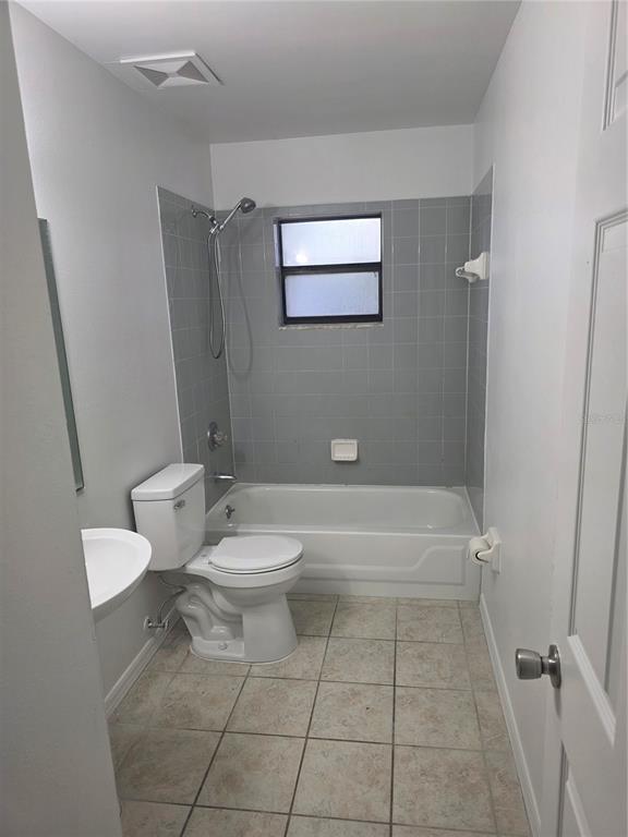 Building Photo - 27 Juniper Track Dr