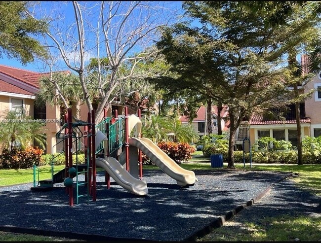 Building Photo - 10440 SW 156th Ct