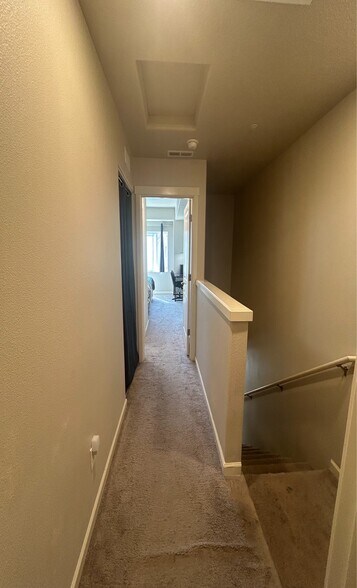 Building Photo - 14256 SW Gold Coast Ter
