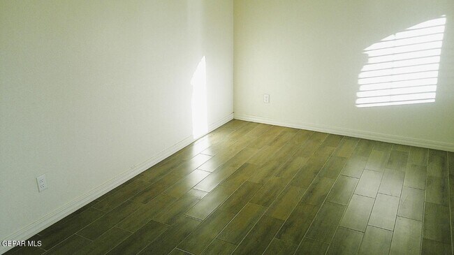 Building Photo - 653 Paseo Dulce Ave