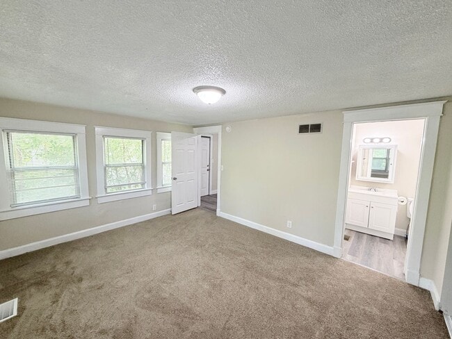 Building Photo - 10104 E Golf Ave