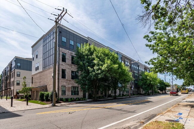 Building Photo - For Rent: Modern 3-Bedroom Condo in Richmond