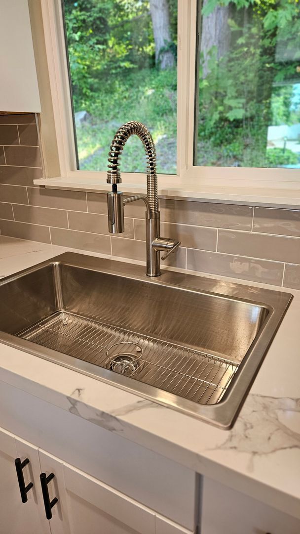 Building Photo - Newly Remodeled Edgewood Duplex with Scenic Views & Privacy