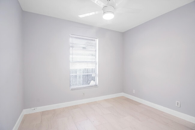 Building Photo - 4858 Arthur St