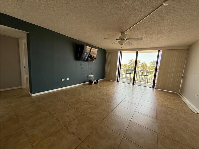 Building Photo - 500 Treasure Island Causeway