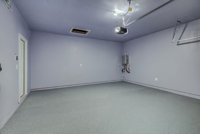 Building Photo - 519 Louis Ln