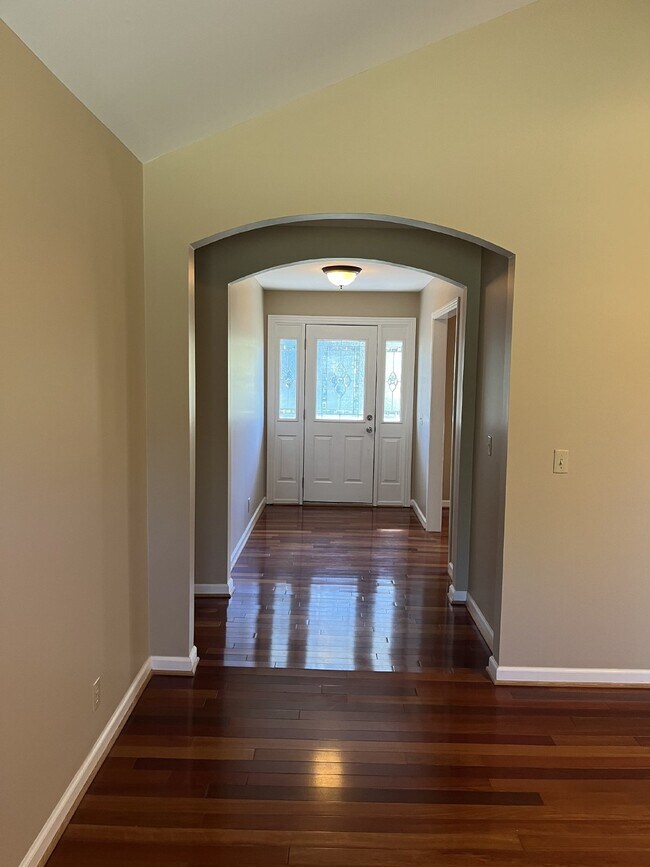 Building Photo - "Charming 3-Bed Sanctuary with Finished Ba...