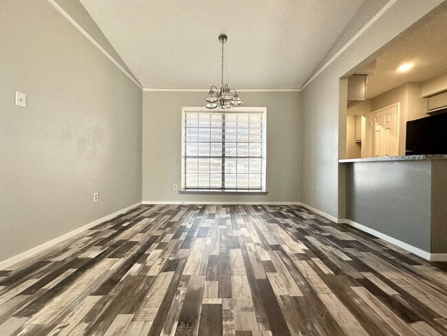 Building Photo - Updated 4 Bedroom Home w/ Gorgeous Floors