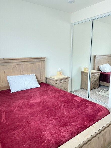 Building Photo - 27717 Stonehurst Ln