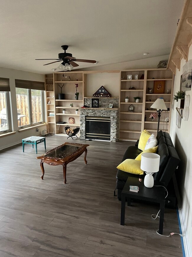 Building Photo - 3735 Misty Meadows Dr